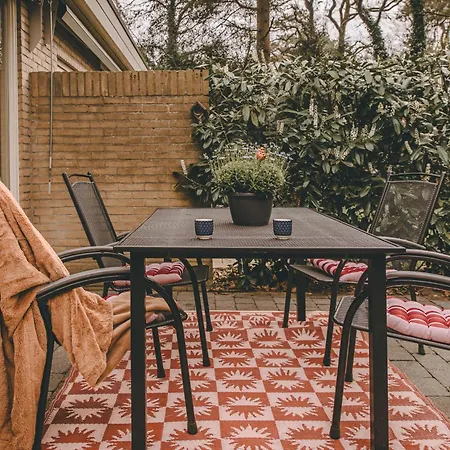 Сasa de vacaciones Heerlijk Boshuisje Bosnest De Vink Met Privetuin Nabij Veluwepark *
