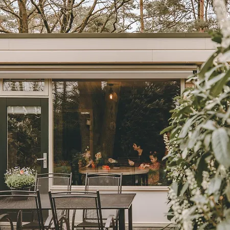 Сasa de vacaciones Heerlijk Boshuisje Bosnest De Vink Met Privetuin Nabij Veluwepark