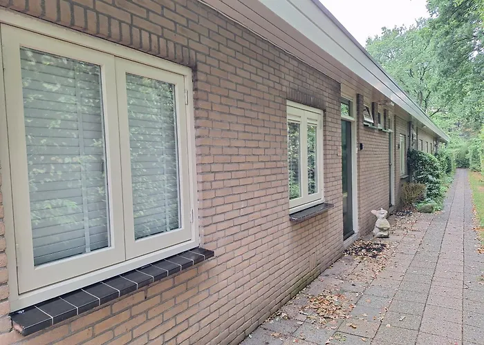 Semesterbostad Heerlijk Boshuisje Bosnest De Vink Met Privetuin Nabij Veluwepark *