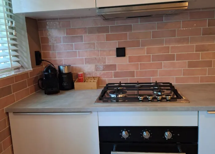 Heerlijk Boshuisje Bosnest De Vink Met Privetuin Nabij Veluwepark Hébergement de vacances *